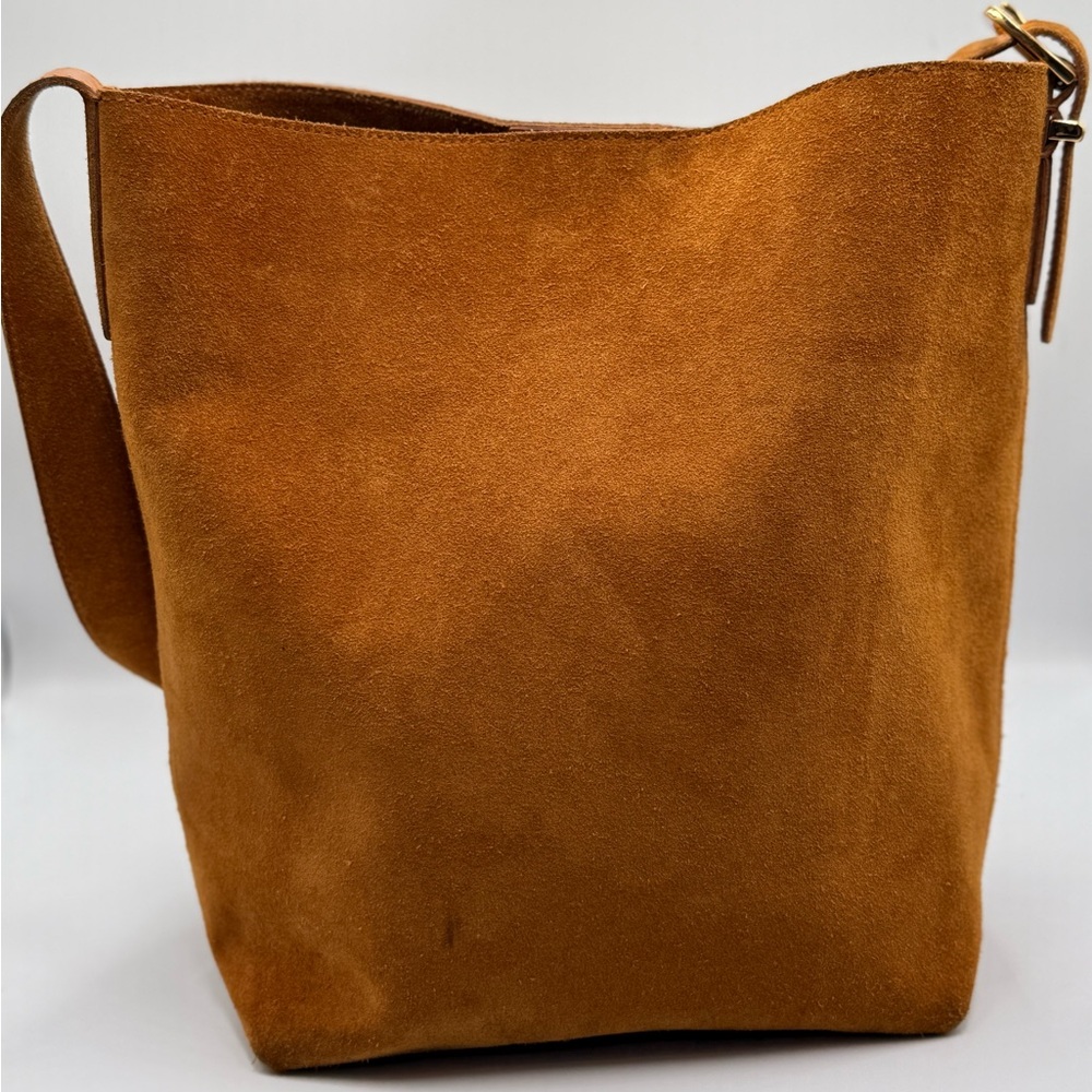 Madewell Suede Essential Bucket Tote - Picture 4 of 7